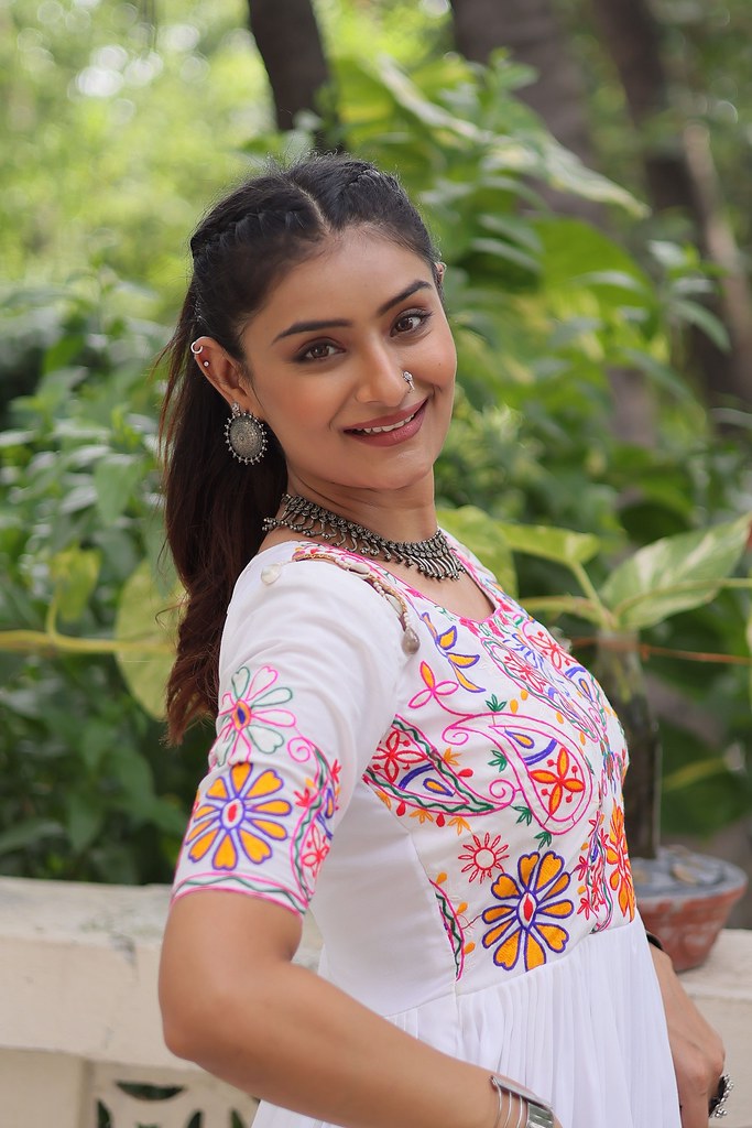 Chandrikaa Gown White