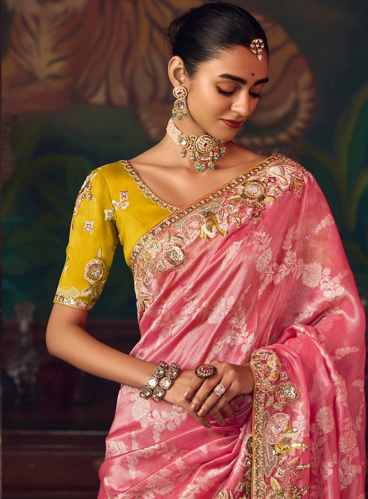 Suhasra Silk Saree Weaves Pink