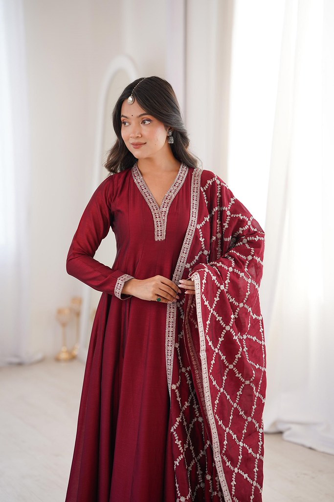 VelvetCrush Gown Maroon