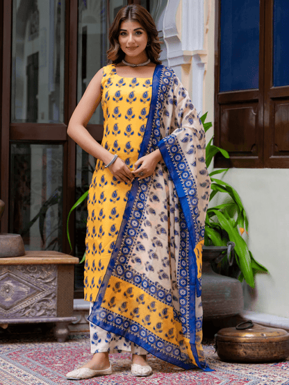 Chic Kurta Set Yellow