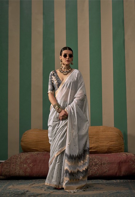 Royal Handloom Weave Silk Saree Grey