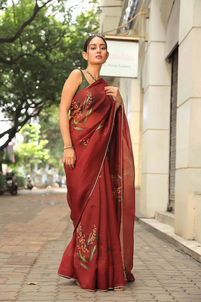 Aara Looms Saree Collection Maroon