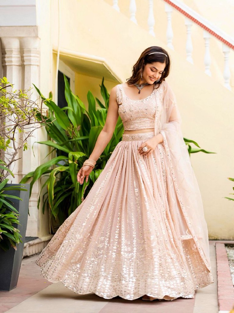 Vivanta Regal Lehenga Set Peach