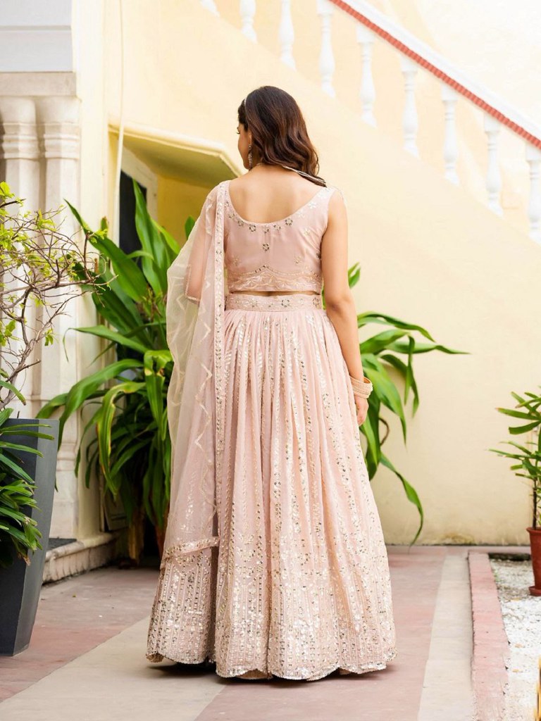 Vivanta Regal Lehenga Set Peach