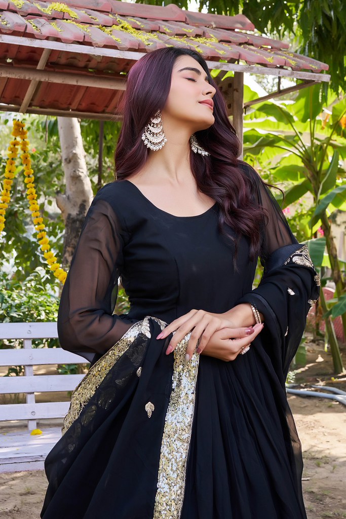 GlowNoir Couture Black