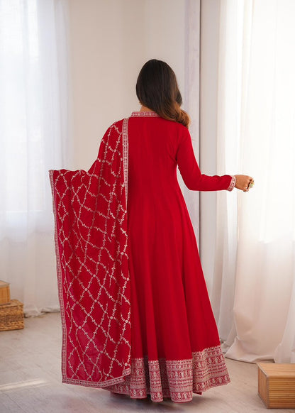 VelvetCrush Gown Red