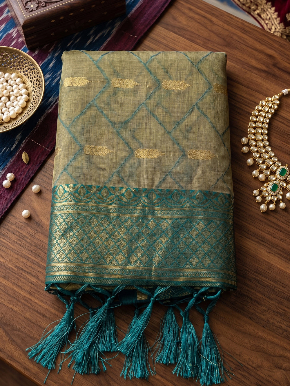 HarmonyHue Sarees Chiku & rama